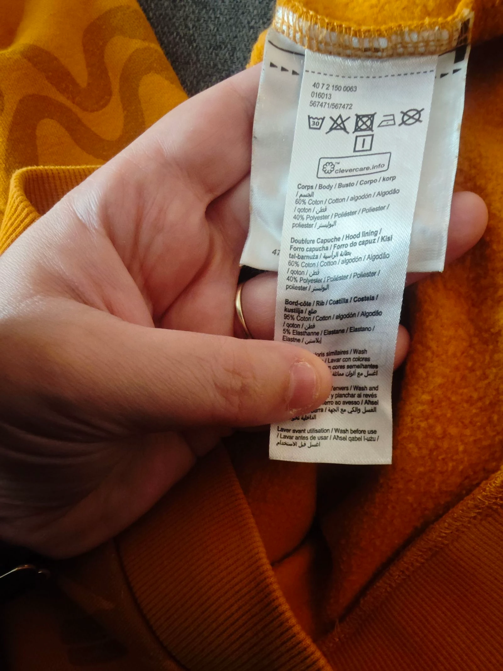 Sweat à capuche jaune moutarde taille 6 ans – photo 3